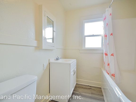 5th image of 215 Carnelian St APT C