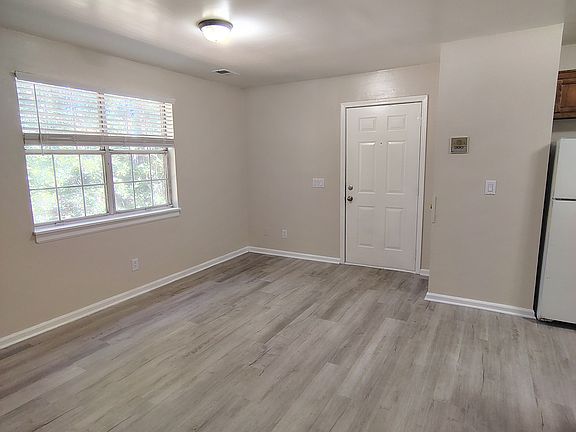 3rd image of 1011 Beatty Rd #C7