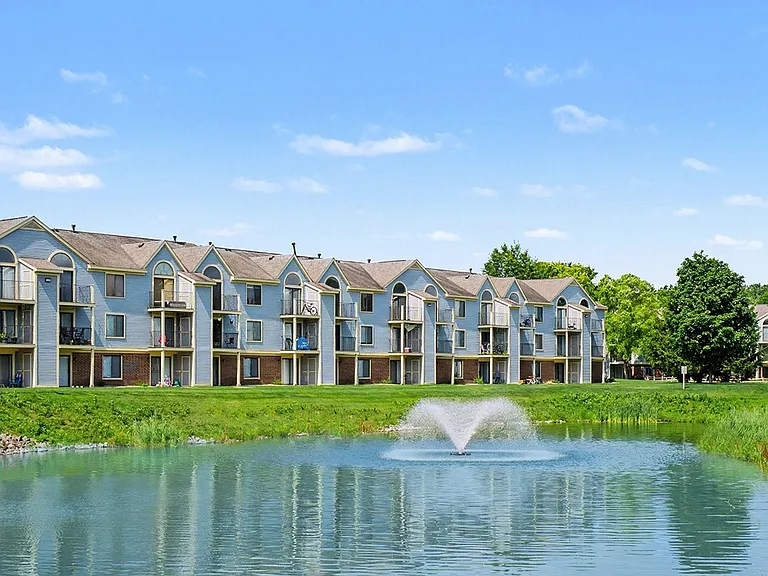 Arbor Lakes Apartments — Photo 36