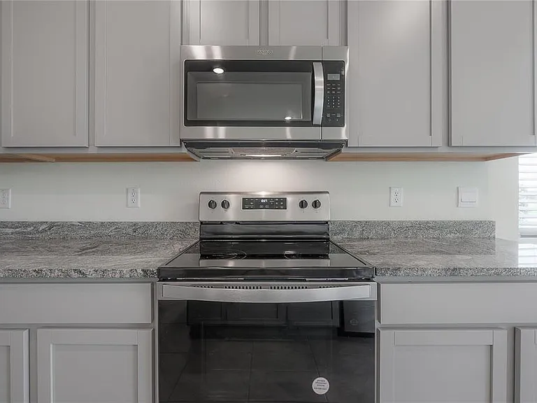 16701 Maude Dr — Photo 12