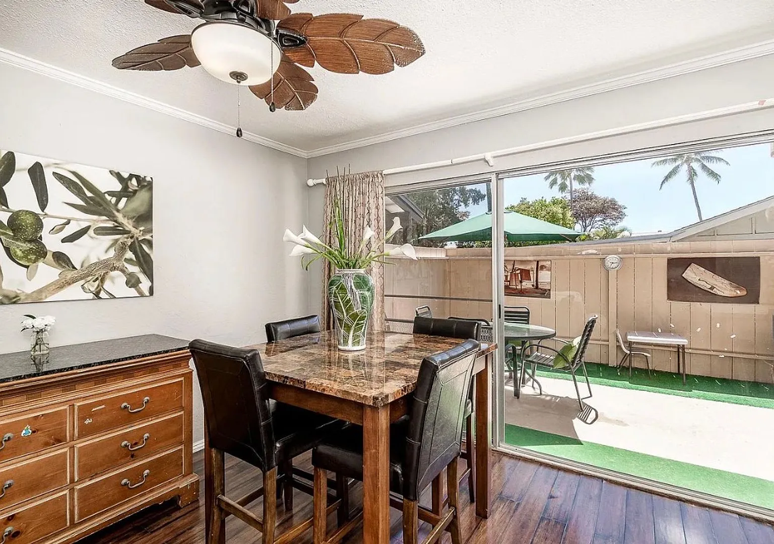Recently upgraded townhome in gated community with marina access — Photo 4