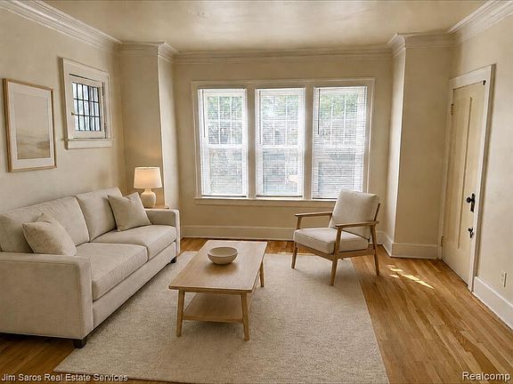 2nd image of 1110 Maryland St APT 2