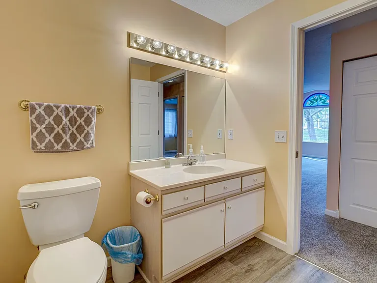 1300 Carriage Dr #A — Photo 33