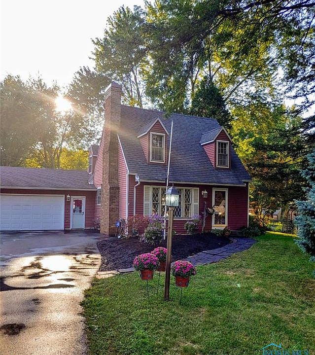 2nd image of 6051 Livingston Dr