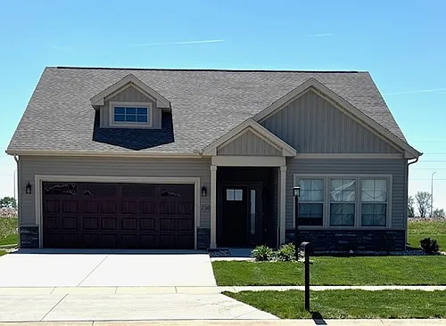 2303 E Rocky Ln Photo 1