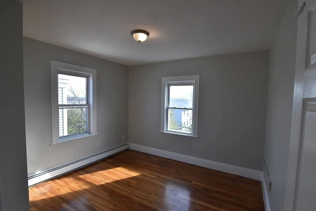 2 bed, 1.0 bath, 900 sqft, $2,700 — Photo 1