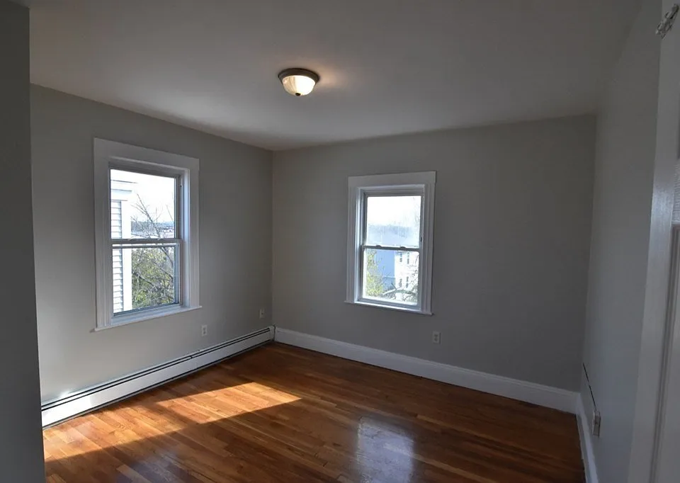50 Lyon St #4