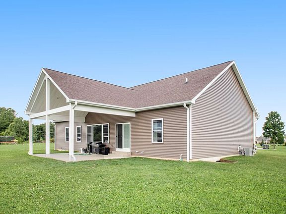 4th image of 59716 Silverton Ct