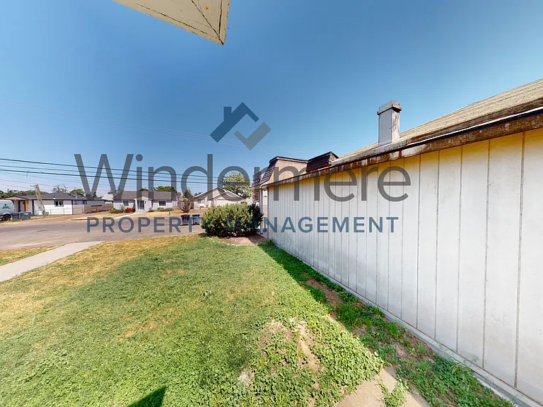 1736 Portland Ave — Photo 11