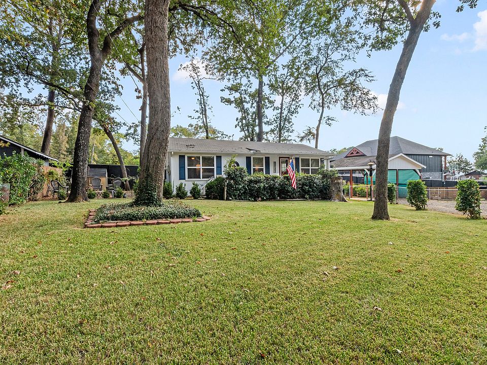 1st image of 303 S Bay Cir