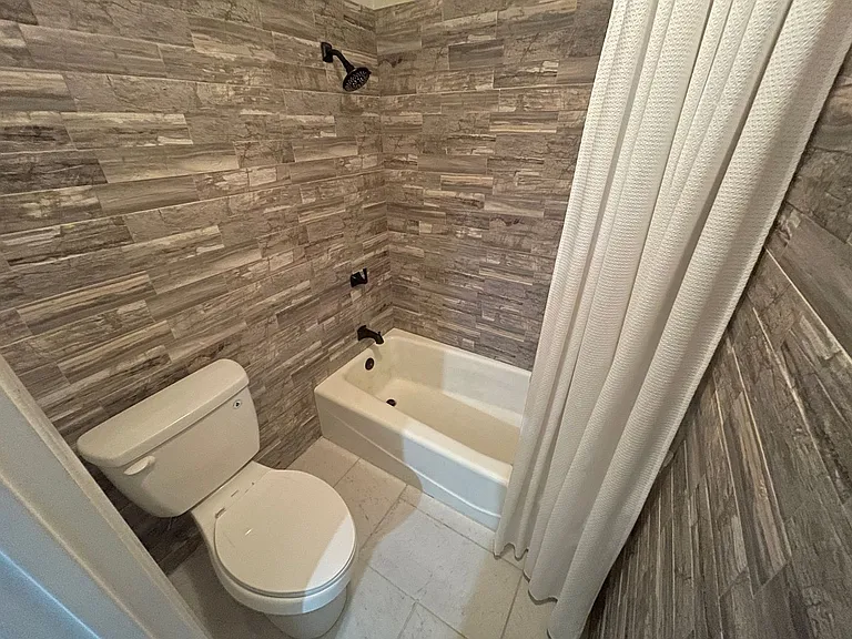 552 Lawson Ln — Photo 21