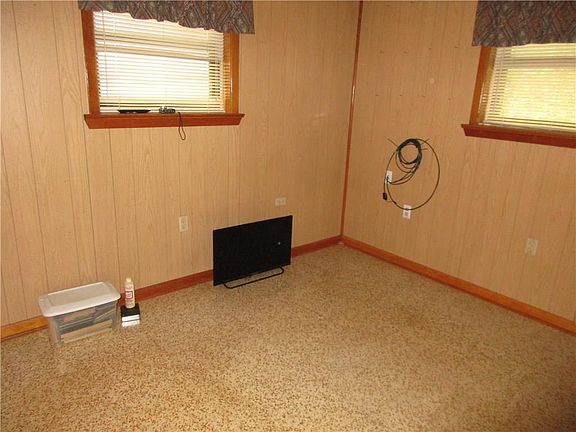 3rd image of 235 N Millet Ave