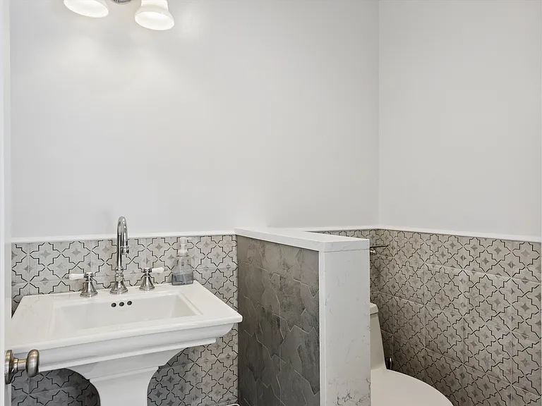582 Montauk Hwy — Photo 20