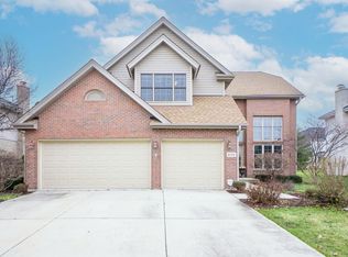 8125 Rutherford Dr, Woodridge, IL 60517