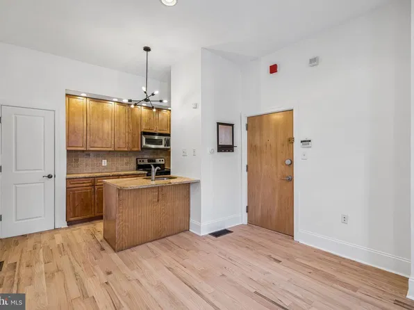 4900 Cedar Ave APT 1D, Philadelphia, PA 19143