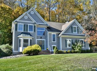 10 Hope St, Montvale, NJ 07645