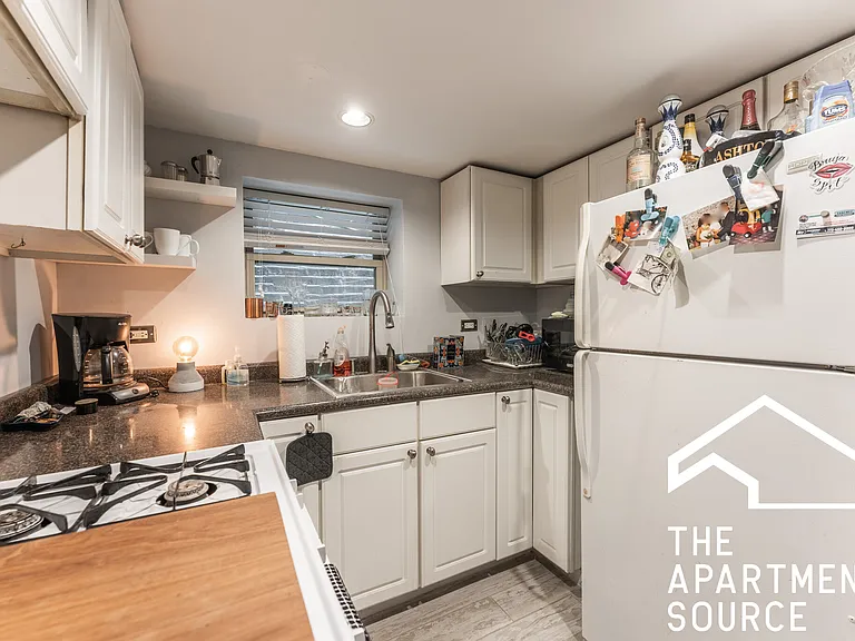 2732 N Monticello Ave #G — Photo 8