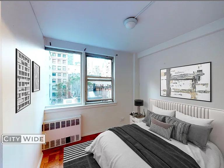 160 E 55th St #2A — Photo 2