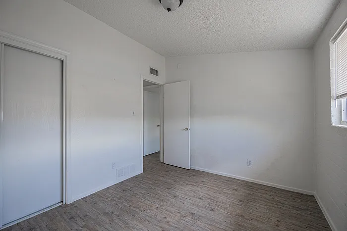 2139 W Devonshire Ave #2 — Photo 9