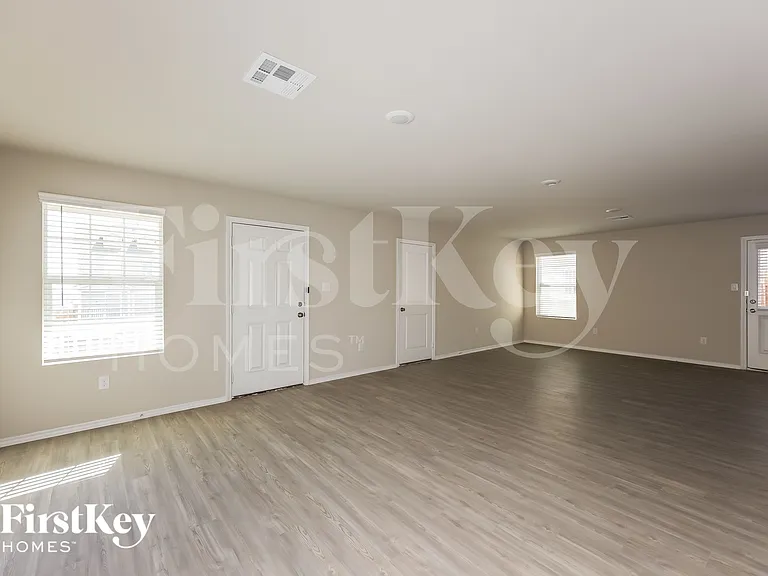 6443 Pickaxe Way — Photo 4