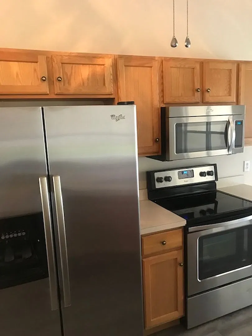 Beautiful 4 Bedroom Pool Home in the Heart of Spring Hill — Photo 4