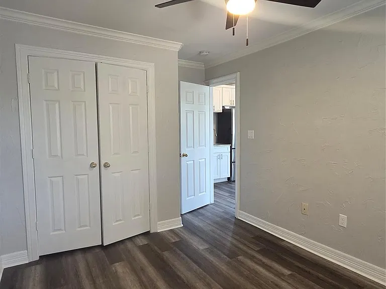 2740 Burlington Blvd — Photo 15