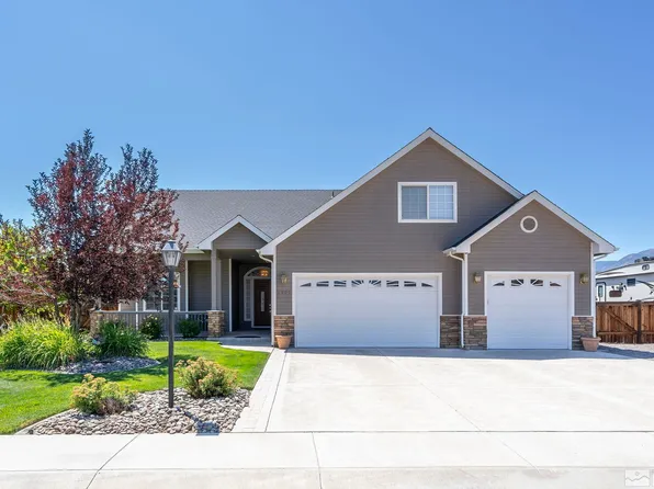 2902 La Cresta Cir, Minden, NV 89423
