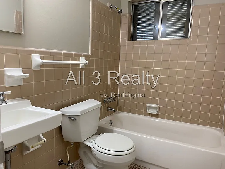 306 Oakwild Dr — Photo 18