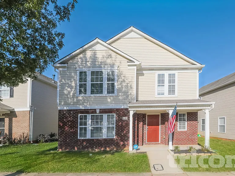 901 Skywatch Ln — Photo 1