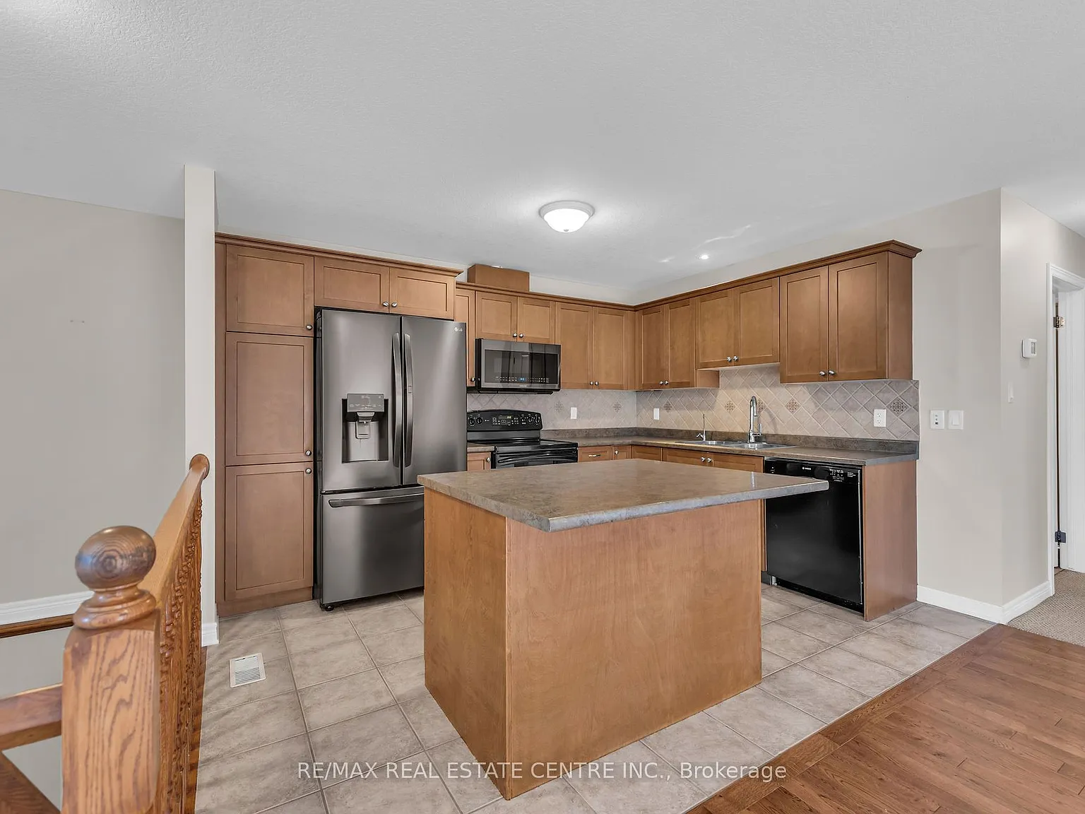 4 bed, $2,950 — Photo 4