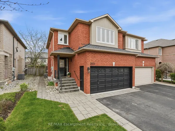 2124 Glenhampton Rd, Oakville, ON L6M 3X1