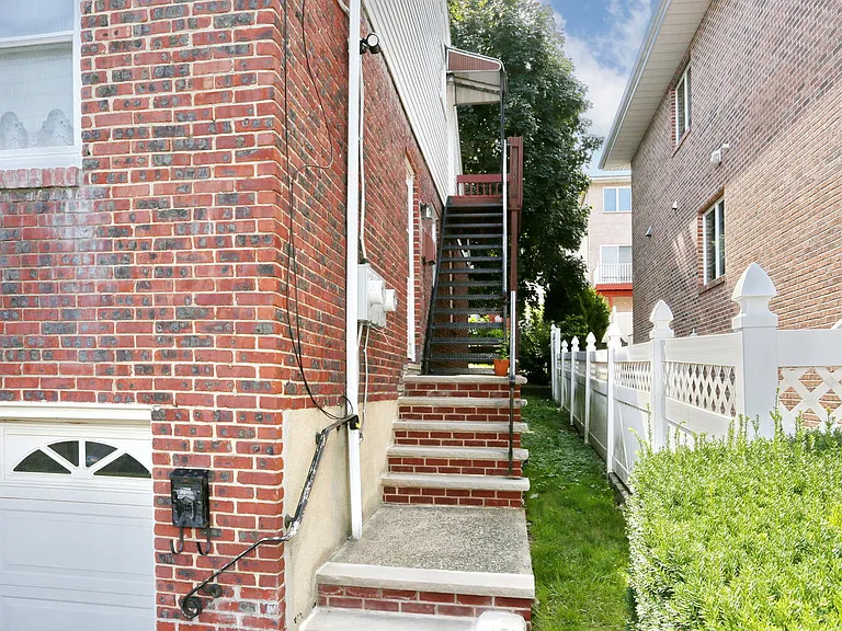316 7th St #2 — Photo 23
