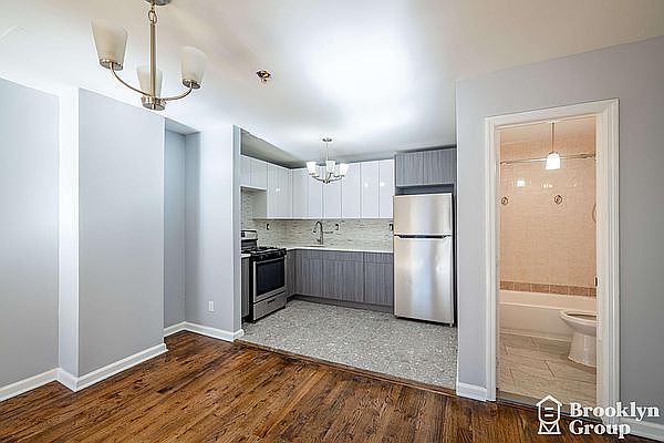 1st image of 241 Vernon Ave #2