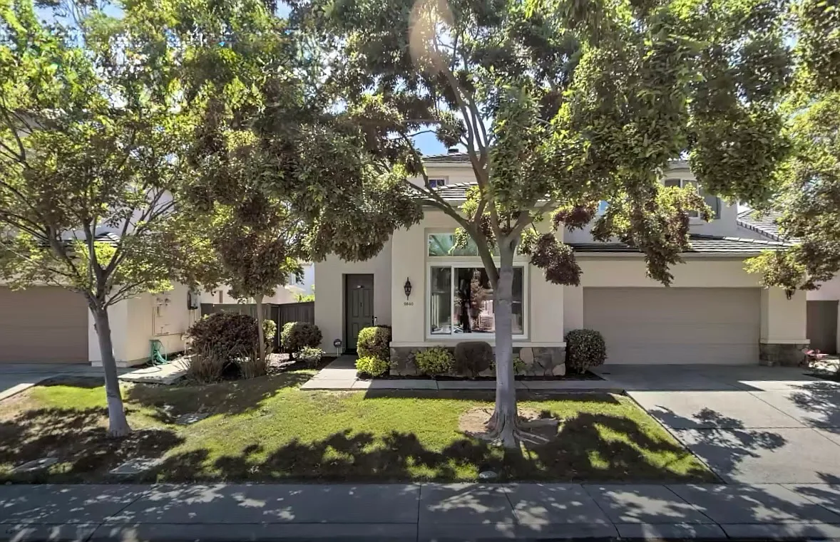 4 bed, 2963 sqft, $3,900 — Photo 1