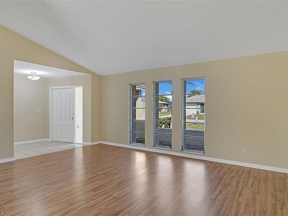 3rd image of 1322 SE 15th Ter