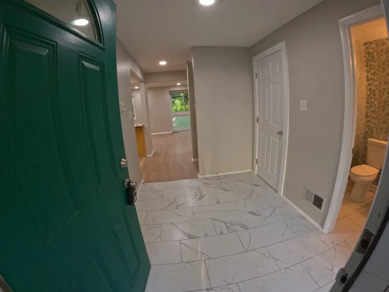 9943 Lake Landing Rd — Photo 3