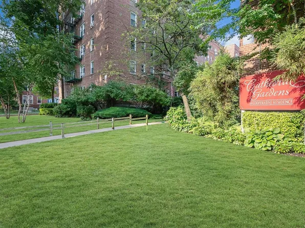 36 Cathedral Ave #3B, Hempstead, NY 11550