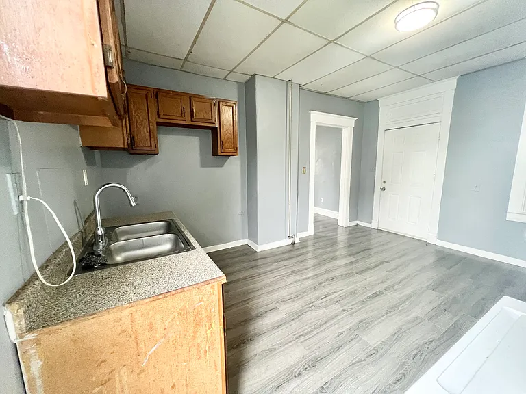 3420 W Jefferson St — Photo 6