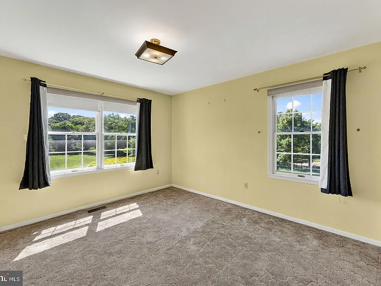 40297 Braddock Rd — Photo 25