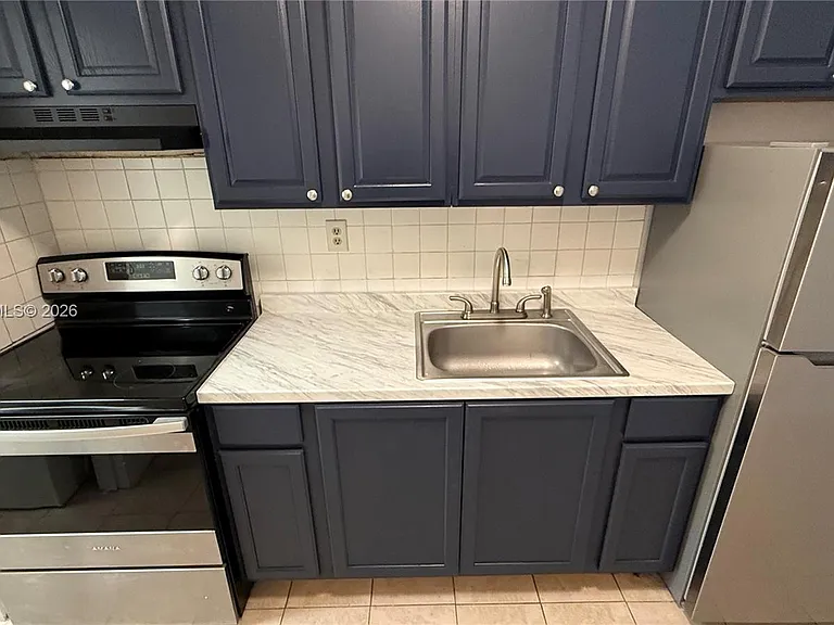 4940 SW 28th Ter #S — Photo 2