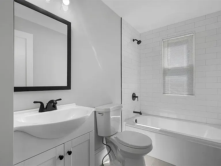 92 Greenwood St #1 — Photo 11