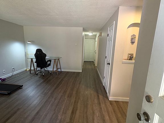 2nd image of 403 Van Duyn St