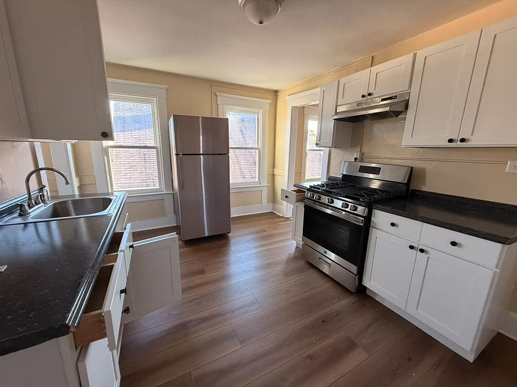 2 bed, $1,625 — Photo 4