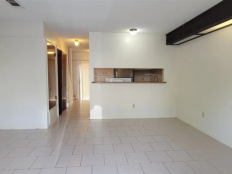 1221 W Hopkins St #7 — Photo 5