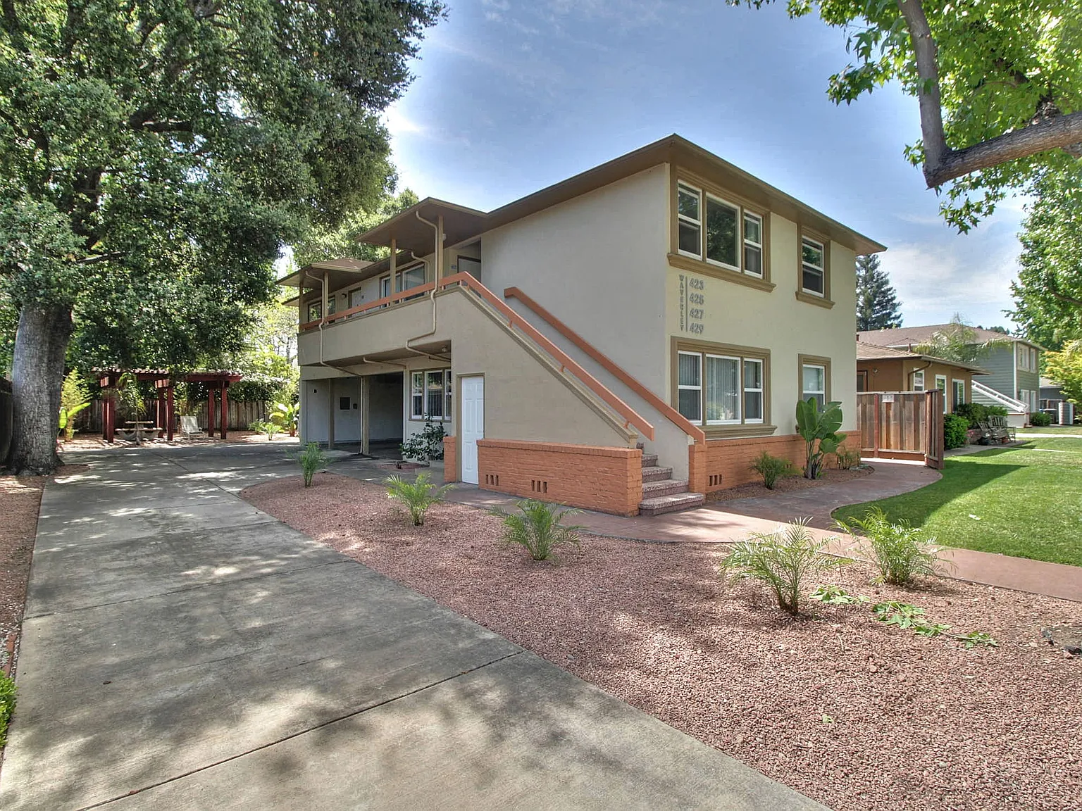 Studio, 432 sqft, $2,795 — Photo 2