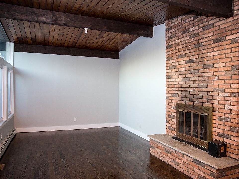 2nd image of 10 Balmoral Dr
