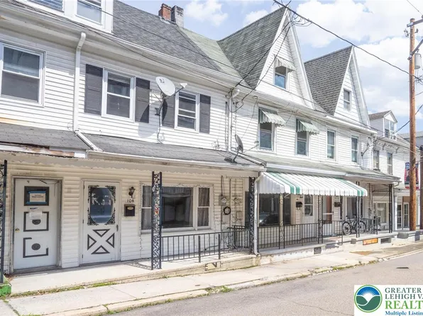 104 Water St, New Philadelphia, PA 17959