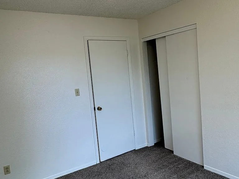 463 Topaz Dr — Photo 11