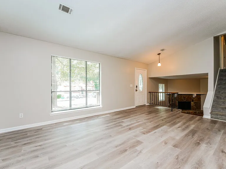 1115 Forest Path — Photo 9