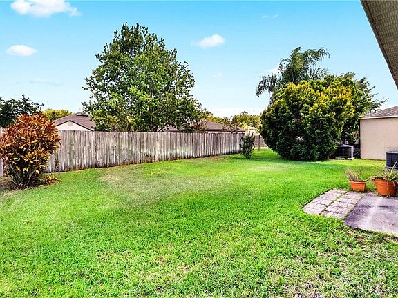 3rd image of 4748 Willamette Cir